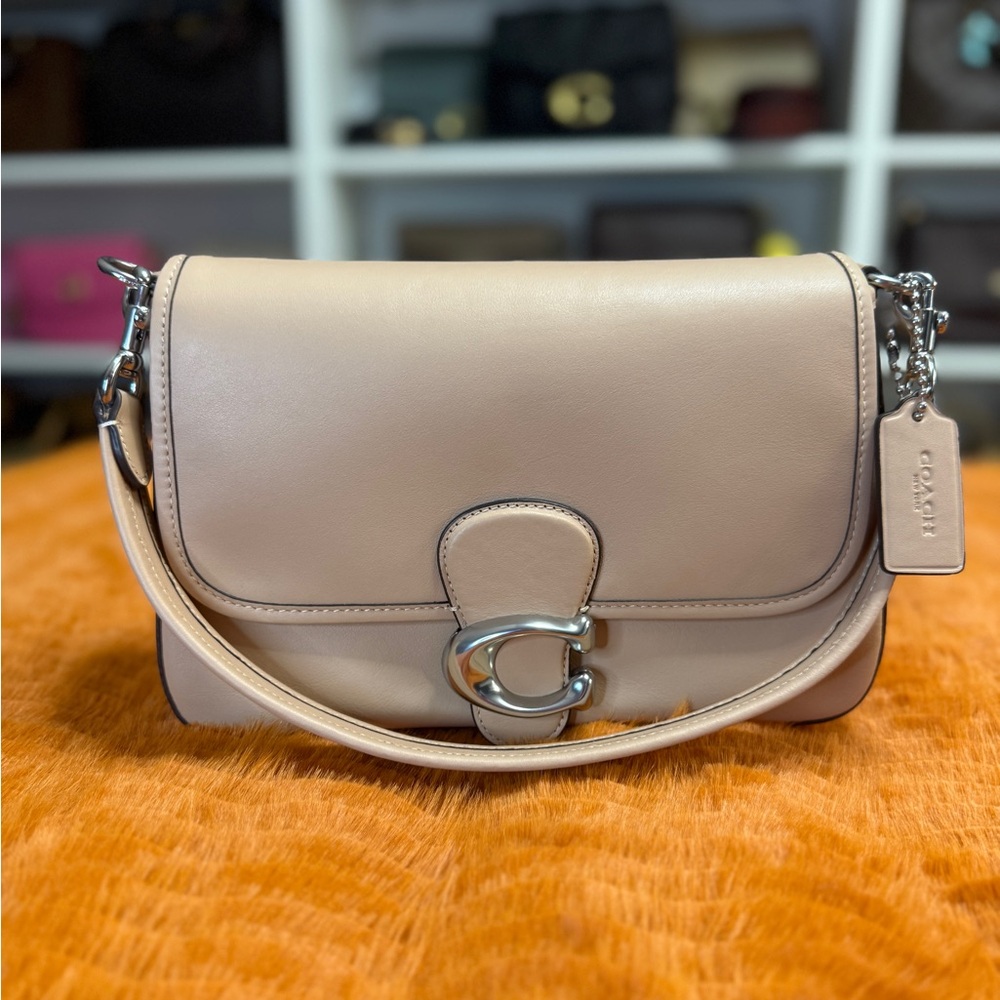 Brand New Coach soft tabby in Buff